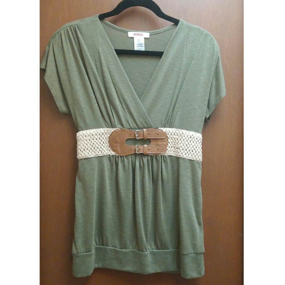 SOLD**Cute Bongo Top